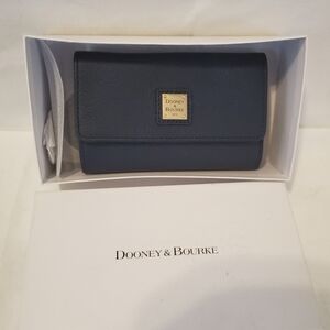 DOONEY and BOURKE Brand new, with tags, leather navy wallet